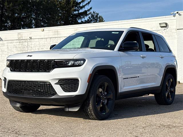 new 2025 Jeep Grand Cherokee car, priced at $44,724