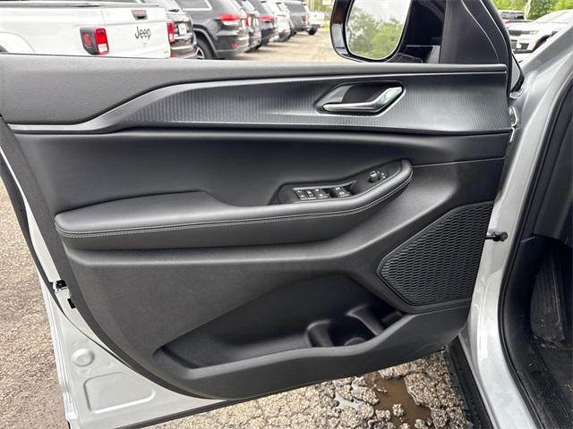new 2025 Jeep Grand Cherokee L car, priced at $46,434