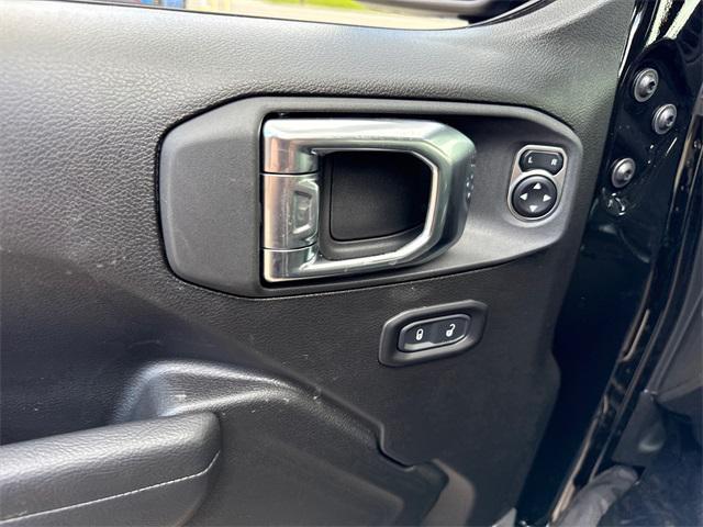 new 2025 Jeep Wrangler car, priced at $49,924