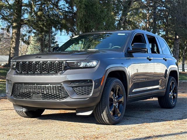 new 2025 Jeep Grand Cherokee car, priced at $43,487