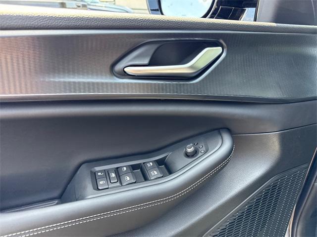 new 2025 Jeep Grand Cherokee car, priced at $42,037