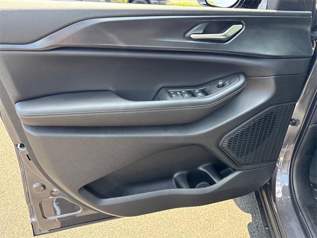 new 2025 Jeep Grand Cherokee car, priced at $42,037