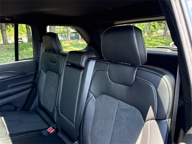 new 2025 Jeep Grand Cherokee car, priced at $42,037