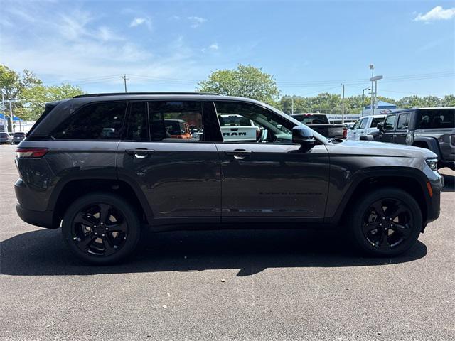 new 2025 Jeep Grand Cherokee car, priced at $42,037
