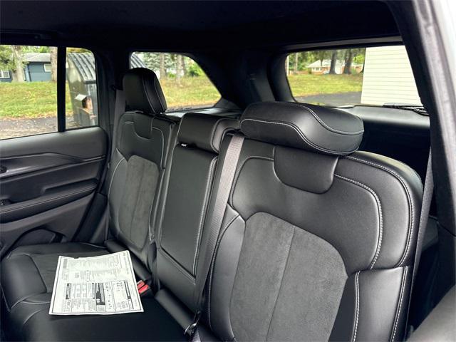 new 2025 Jeep Grand Cherokee car, priced at $42,037