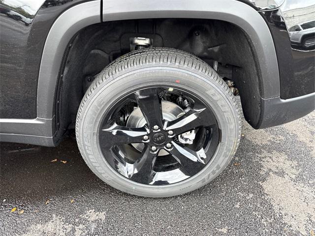 new 2025 Jeep Grand Cherokee car, priced at $42,037