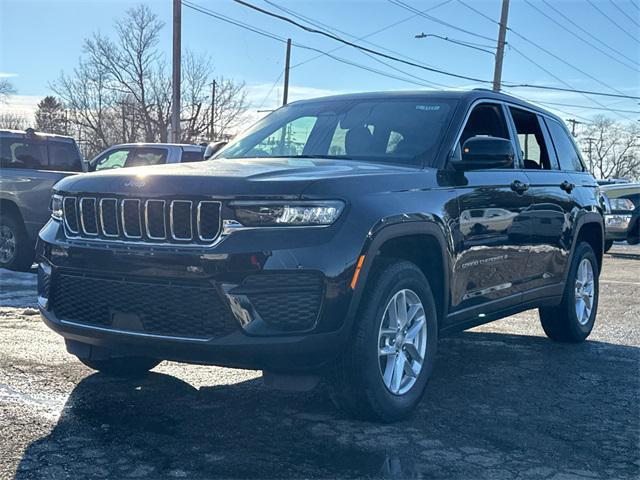 new 2025 Jeep Grand Cherokee car, priced at $40,582