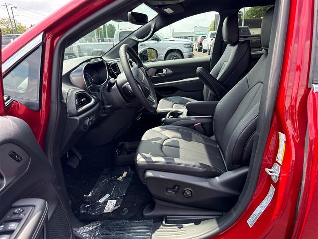 new 2025 Chrysler Pacifica car, priced at $42,614
