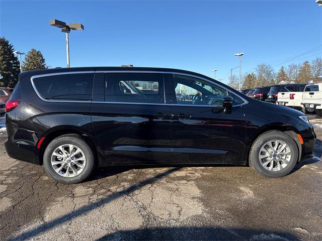 new 2025 Chrysler Pacifica car, priced at $44,345