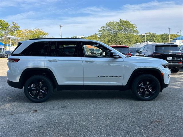 new 2025 Jeep Grand Cherokee car, priced at $42,987