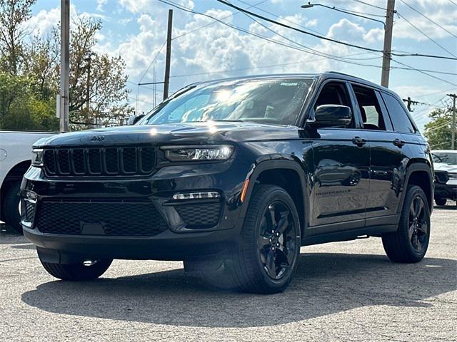 new 2024 Jeep Grand Cherokee car, priced at $45,271