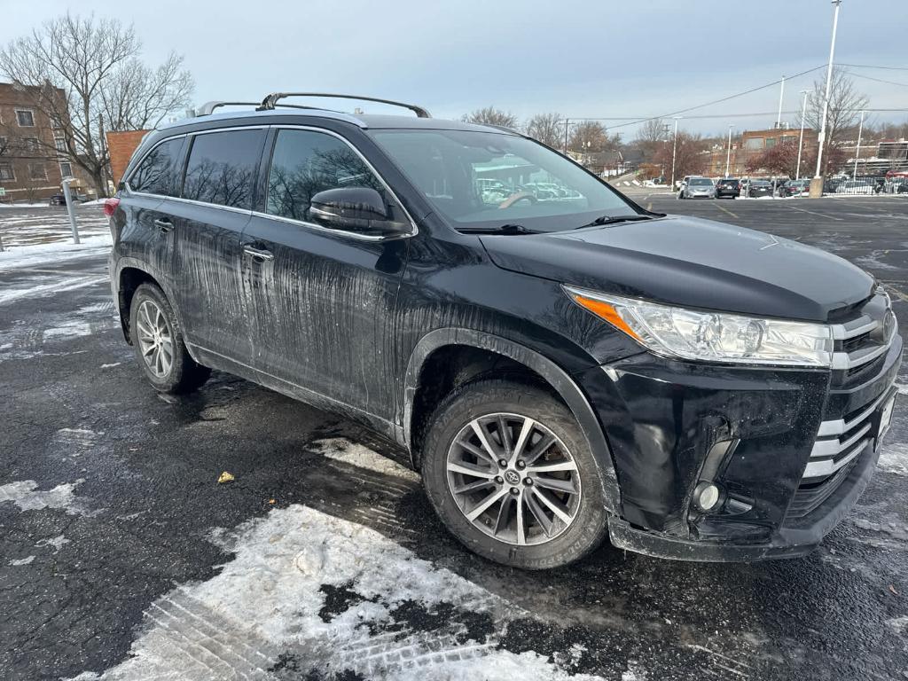 used 2018 Toyota Highlander car, priced at $22,789