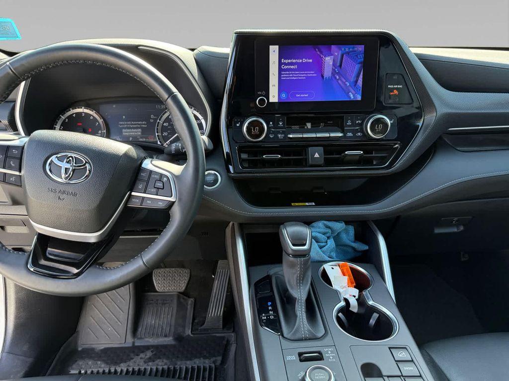 used 2024 Toyota Highlander car, priced at $42,799