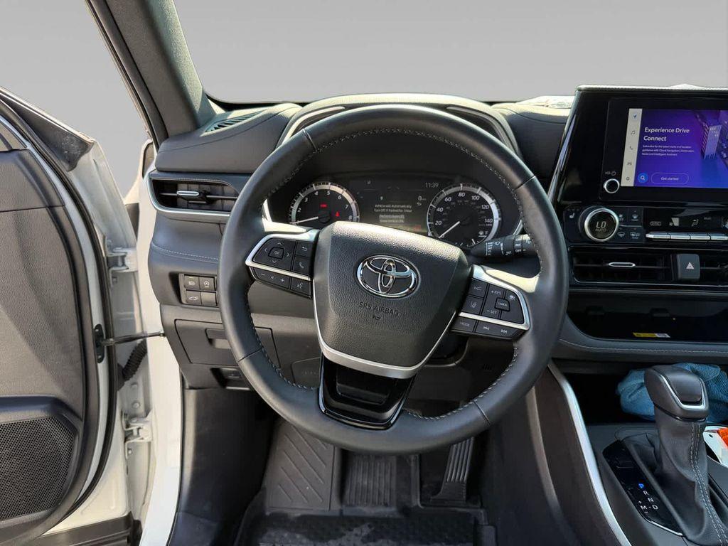 used 2024 Toyota Highlander car, priced at $42,799