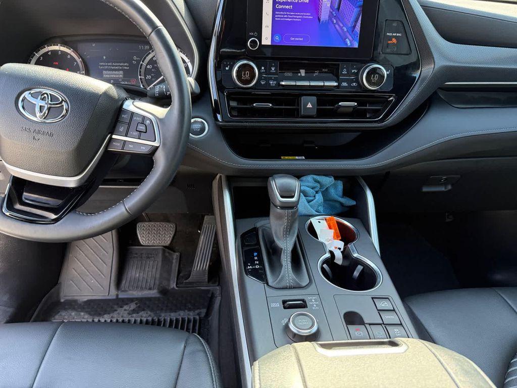 used 2024 Toyota Highlander car, priced at $42,799