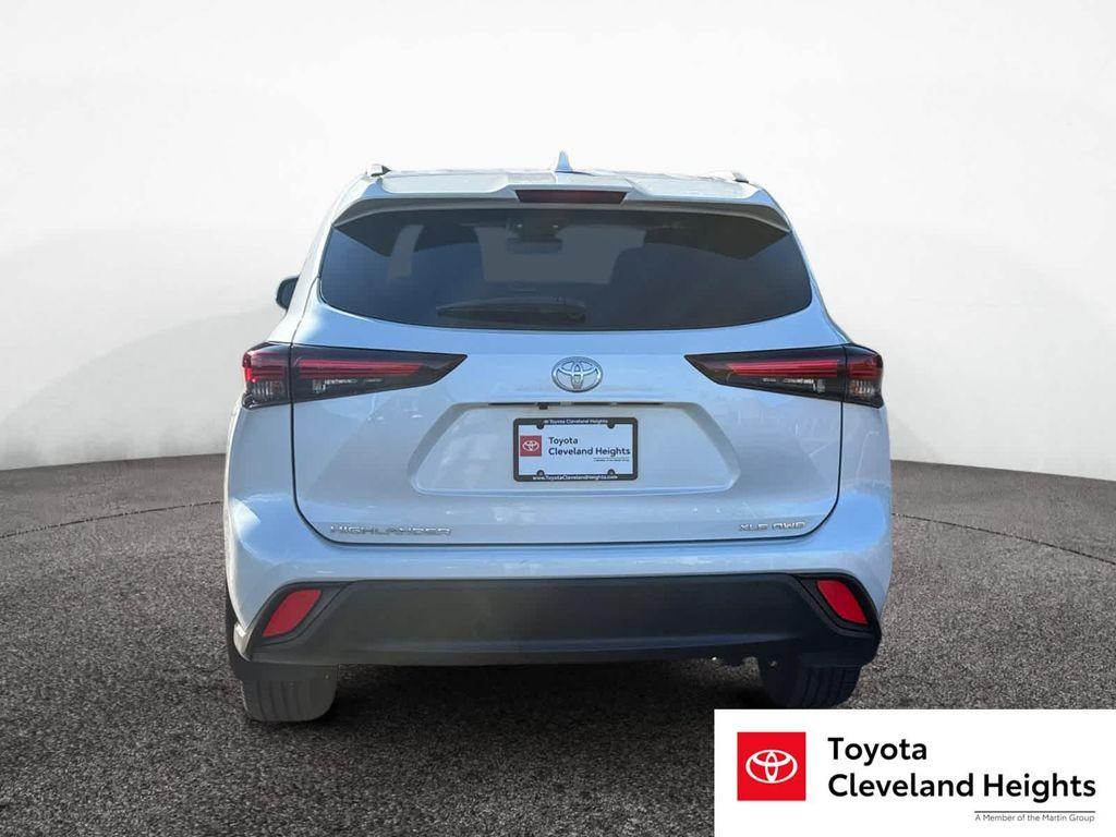 used 2025 Toyota Highlander car, priced at $44,999