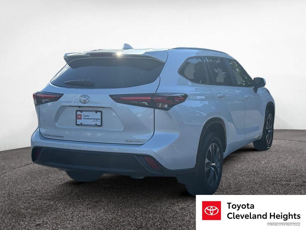 used 2025 Toyota Highlander car, priced at $44,999