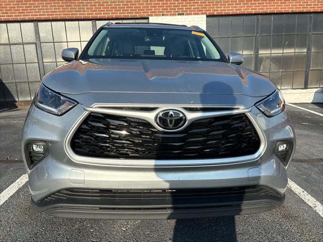 used 2021 Toyota Highlander car, priced at $35,599