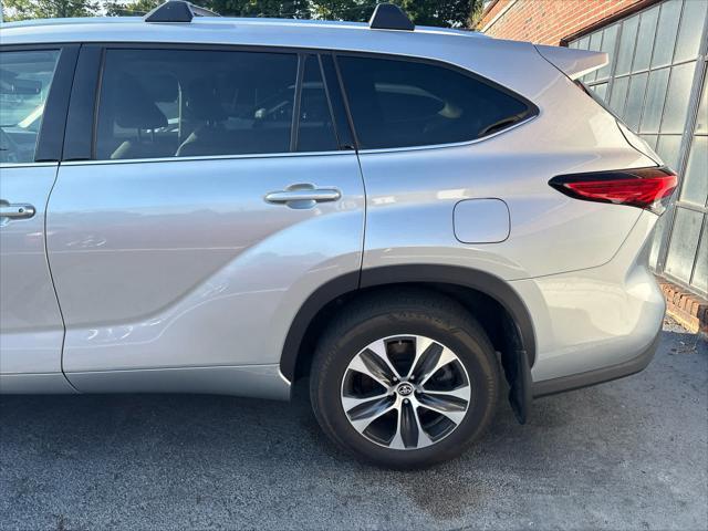 used 2021 Toyota Highlander car, priced at $35,599