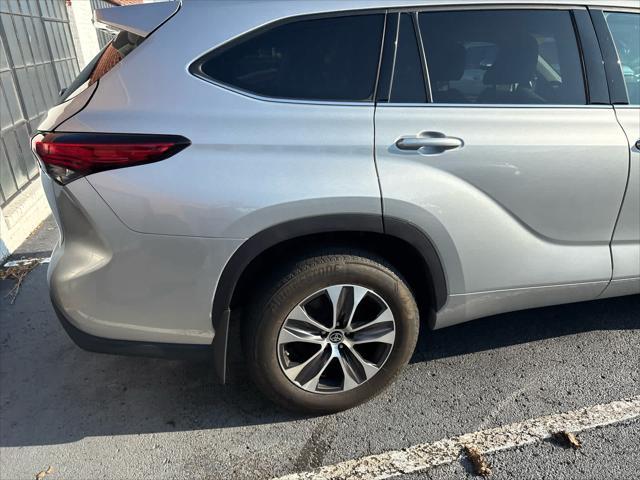 used 2021 Toyota Highlander car, priced at $35,599