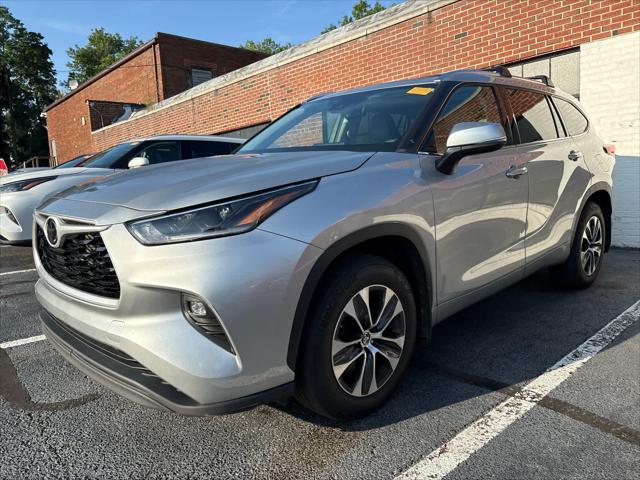 used 2021 Toyota Highlander car, priced at $35,599