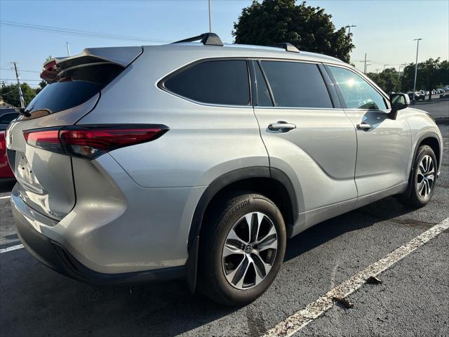 used 2021 Toyota Highlander car, priced at $35,599