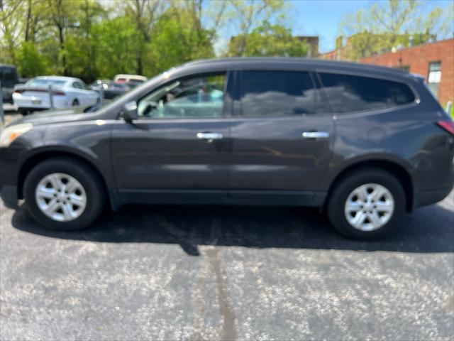 used 2014 Chevrolet Traverse car, priced at $3,998