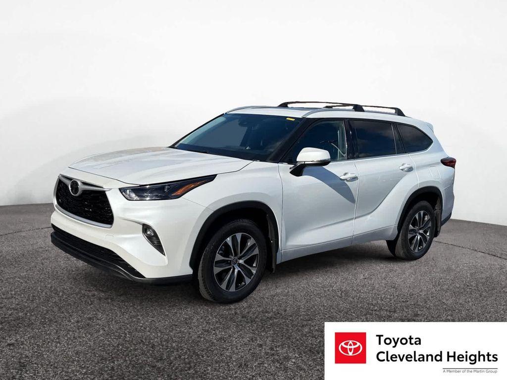 used 2022 Toyota Highlander car, priced at $34,799