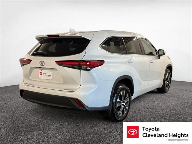 used 2022 Toyota Highlander car, priced at $33,499