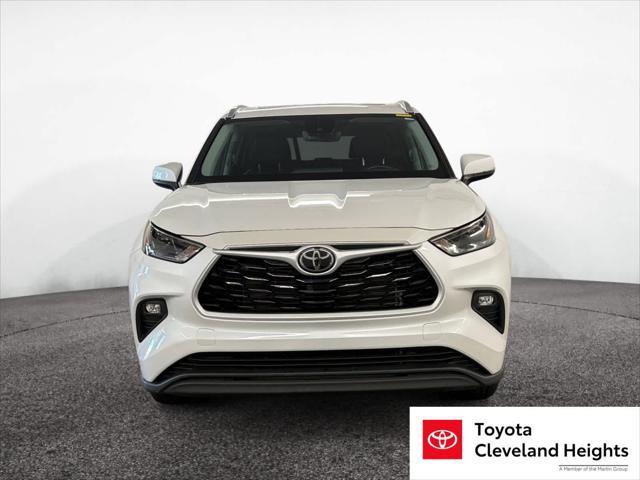 used 2022 Toyota Highlander car, priced at $33,499