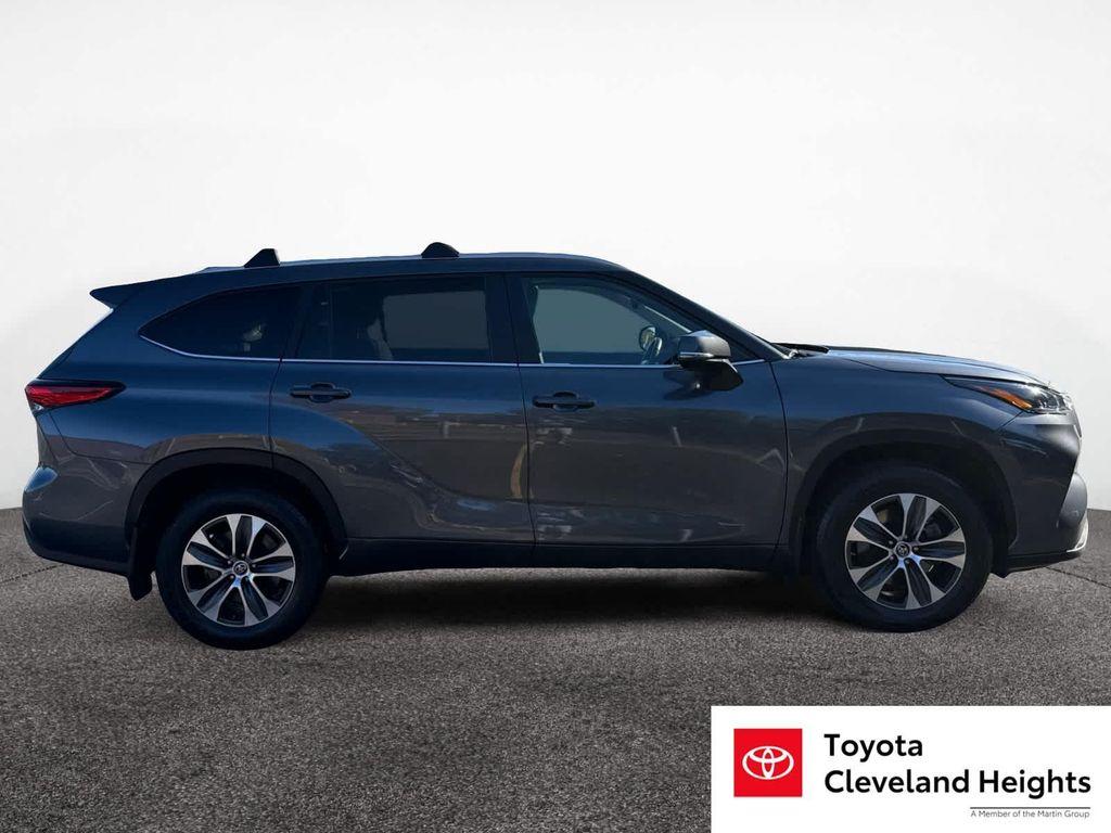 used 2023 Toyota Highlander car, priced at $38,999