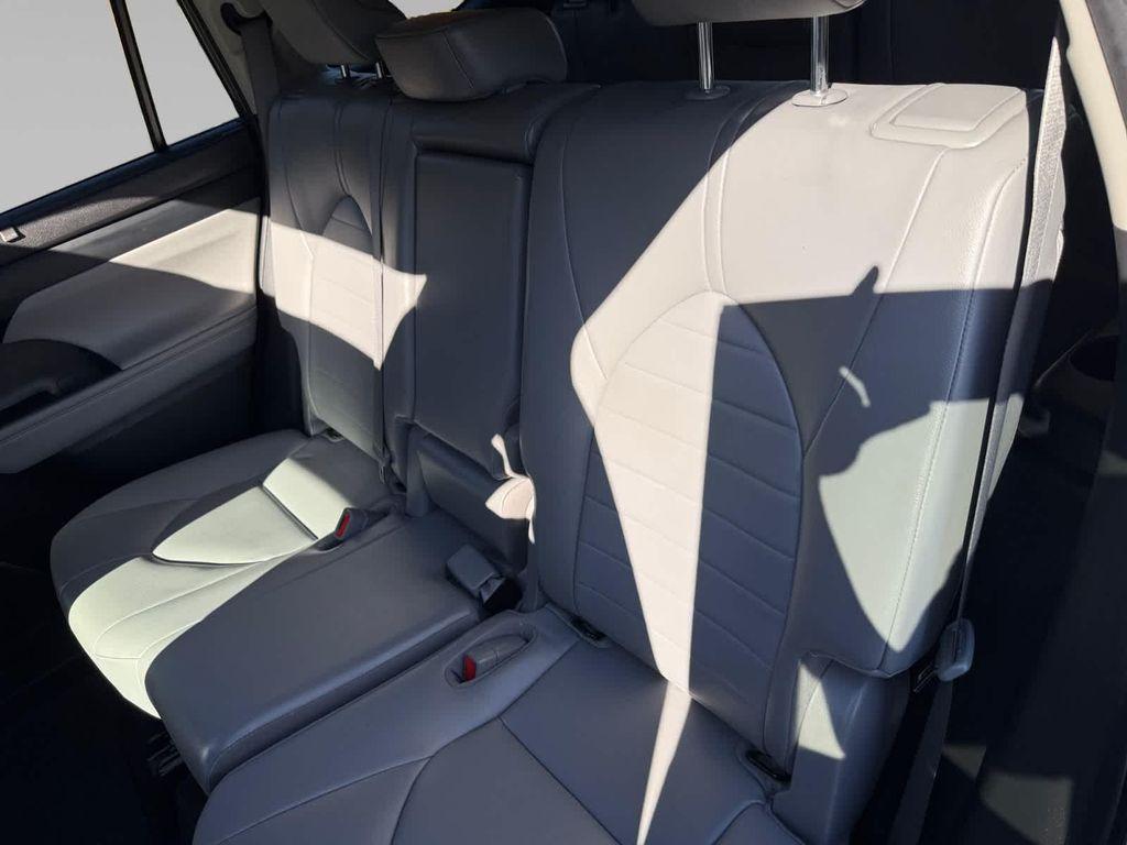 used 2023 Toyota Highlander car, priced at $38,999