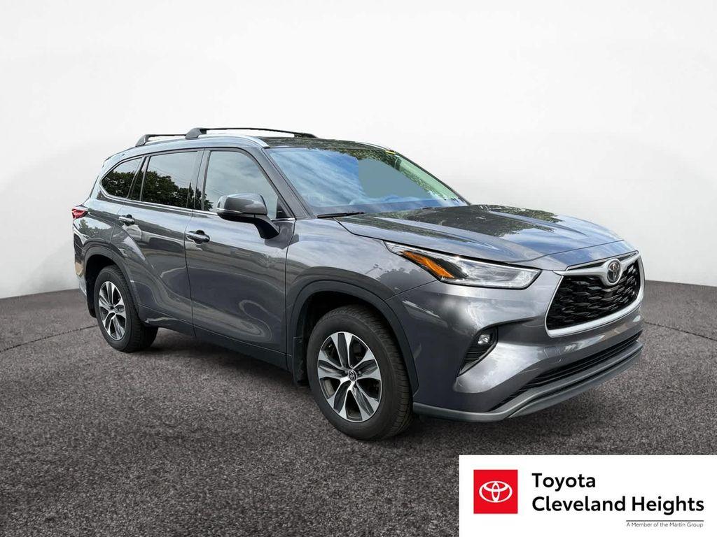used 2021 Toyota Highlander car, priced at $27,899