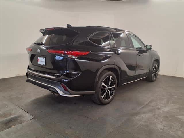 used 2022 Toyota Highlander car, priced at $36,998