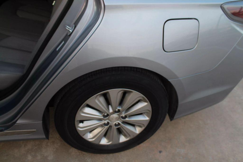used 2016 Hyundai Sonata Hybrid car, priced at $7,999