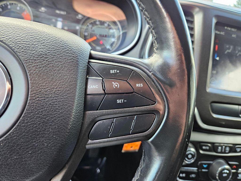 used 2020 Jeep Cherokee car, priced at $12,499