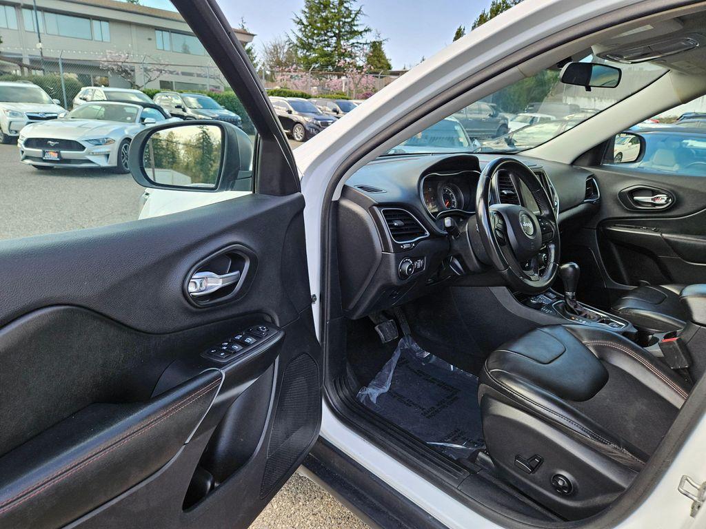 used 2020 Jeep Cherokee car, priced at $12,499