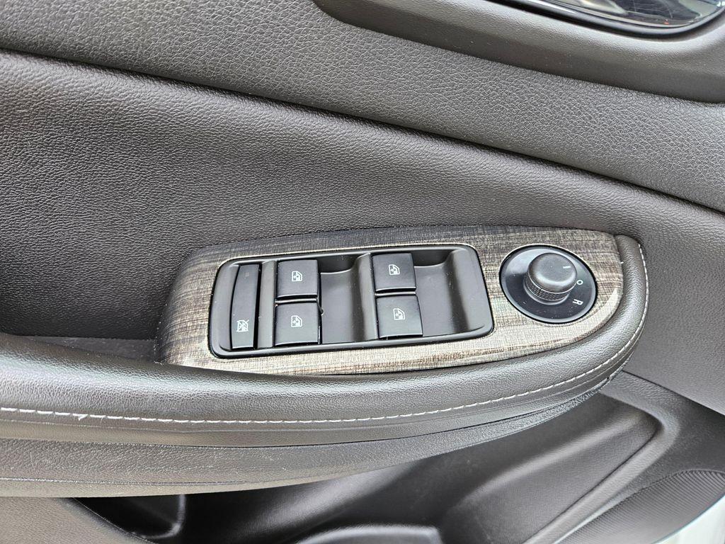 used 2015 Chevrolet Malibu car, priced at $9,299