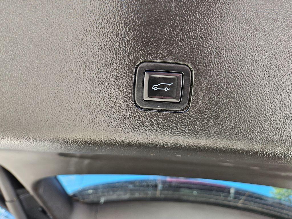 used 2018 Chevrolet Traverse car, priced at $13,499