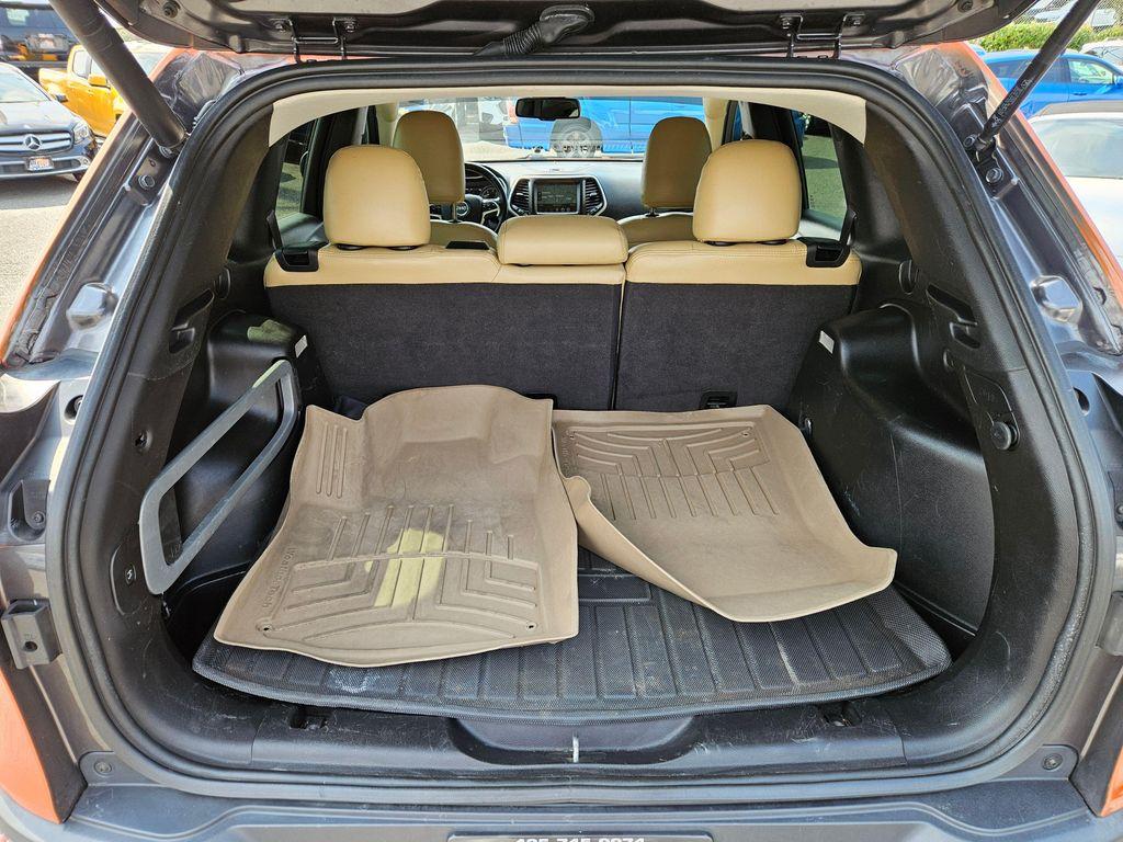 used 2016 Jeep Cherokee car, priced at $13,999