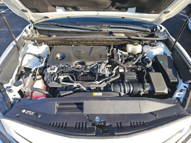 used 2020 Toyota Camry Hybrid car, priced at $20,991