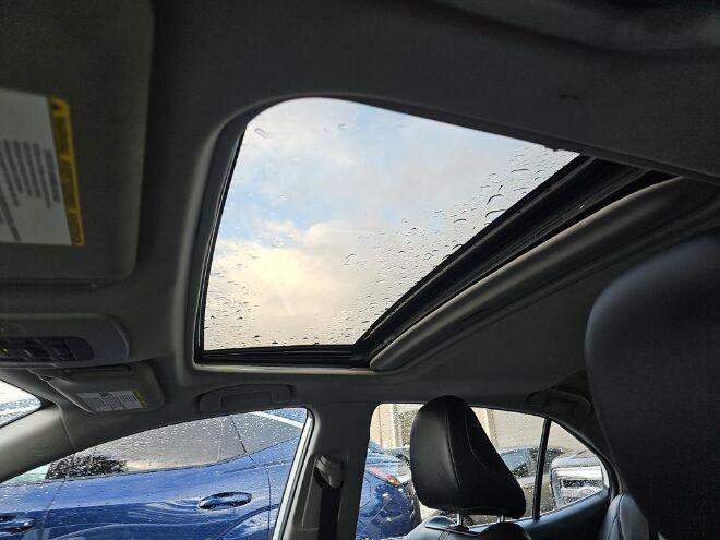 used 2020 Toyota Camry Hybrid car, priced at $20,991