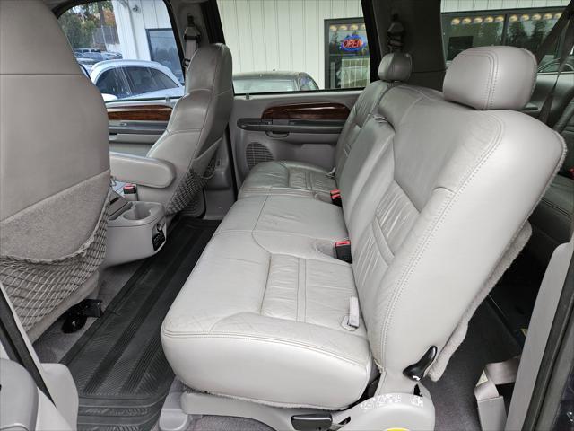 used 2000 Ford Excursion car, priced at $10,999