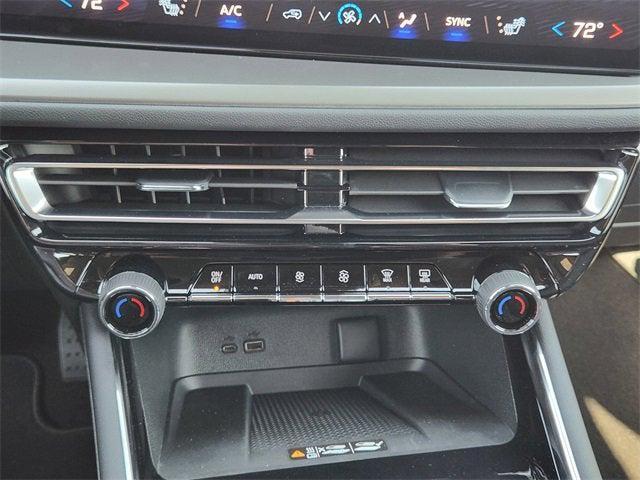 new 2026 Chevrolet Traverse car, priced at $45,015