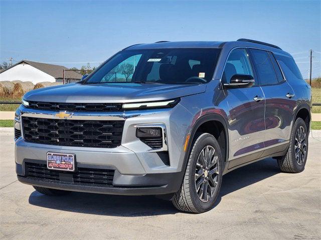 new 2026 Chevrolet Traverse car, priced at $45,015