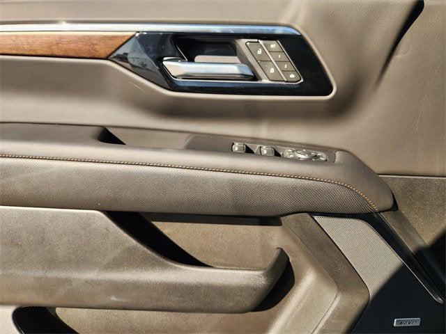 new 2025 Chevrolet Suburban car, priced at $91,975