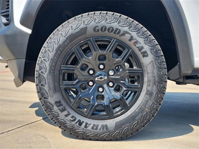 new 2026 Chevrolet Colorado car, priced at $43,185