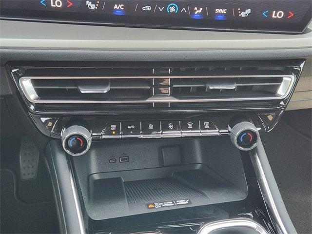 new 2025 Chevrolet Traverse car, priced at $42,980