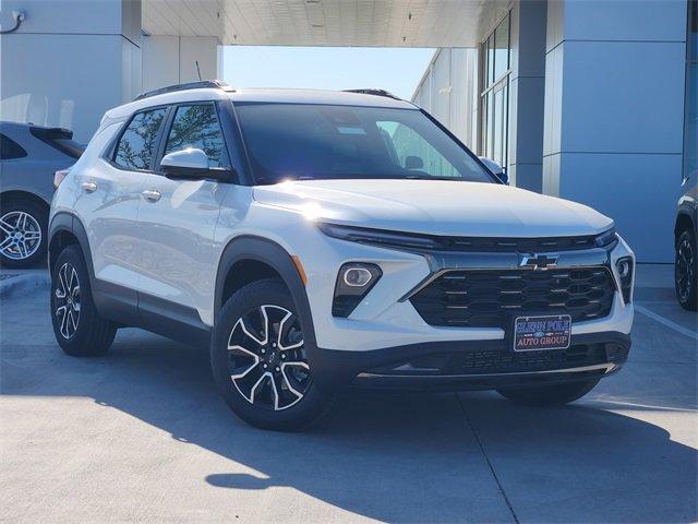 new 2025 Chevrolet TrailBlazer car, priced at $32,220
