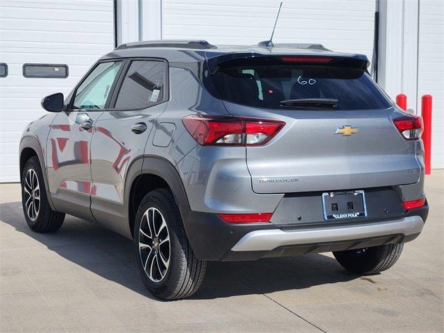 new 2025 Chevrolet TrailBlazer car, priced at $27,098